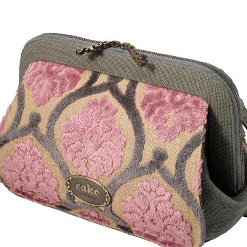 Petunia Pickle Bottom Cake Clutch NWT
